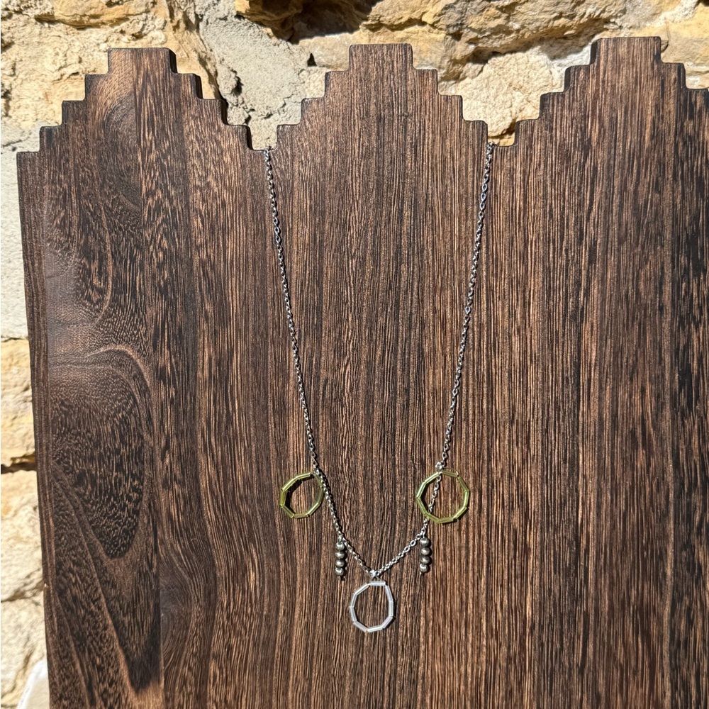 Mads Navajo Pearl and silver necklace